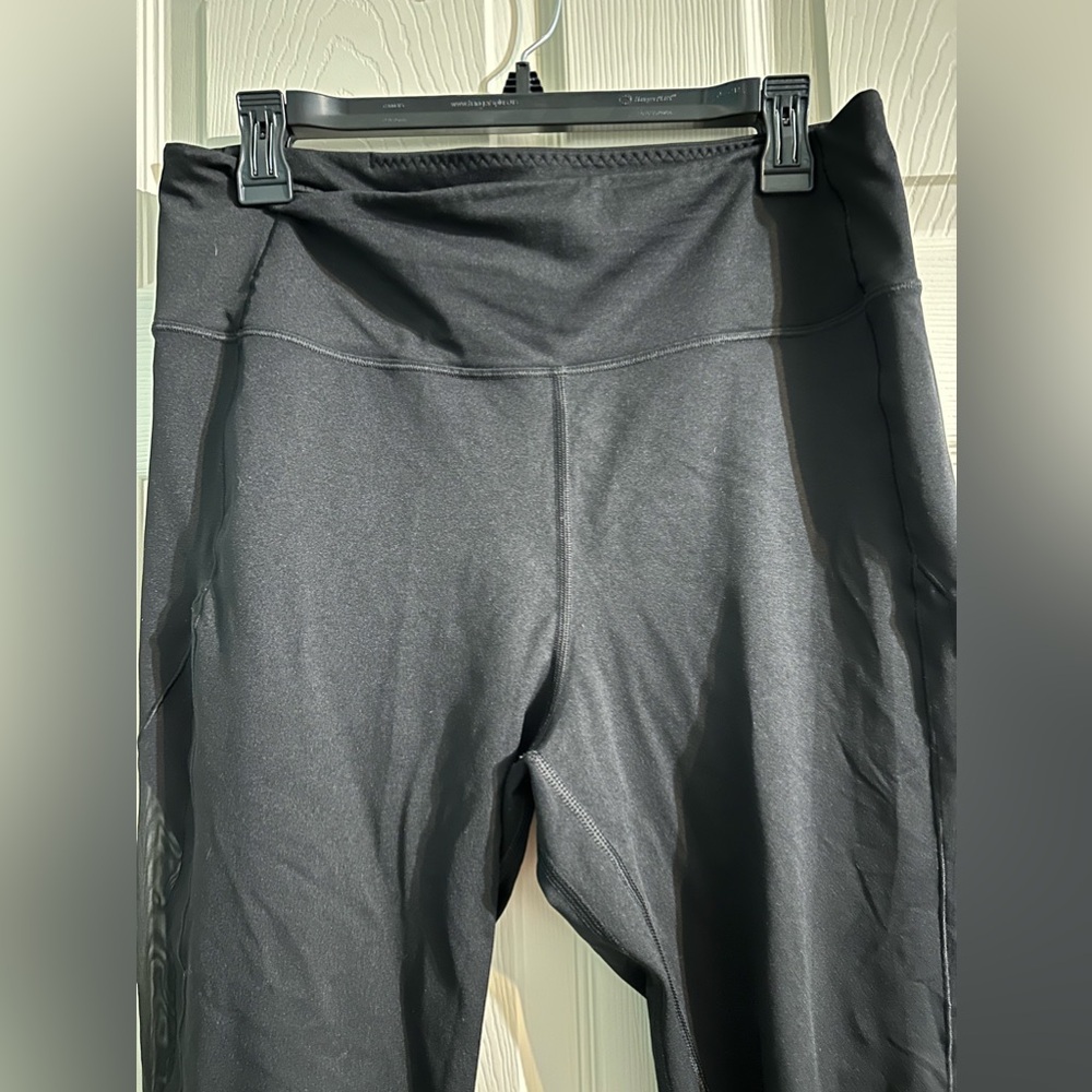 Women’s Victoria’s Secret Black Leggings with Mesh Calves Size: 16 - Picture 2 of 7